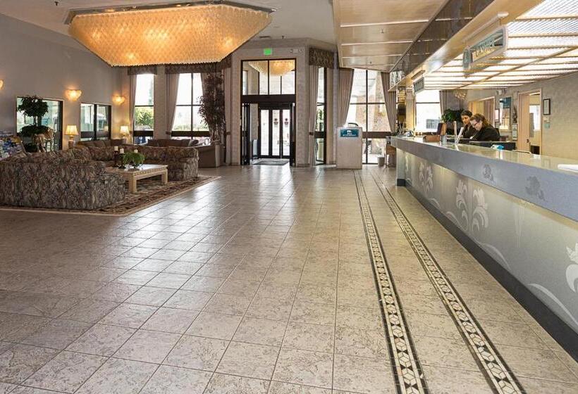 هتل Sojourn Suites Portland Airport