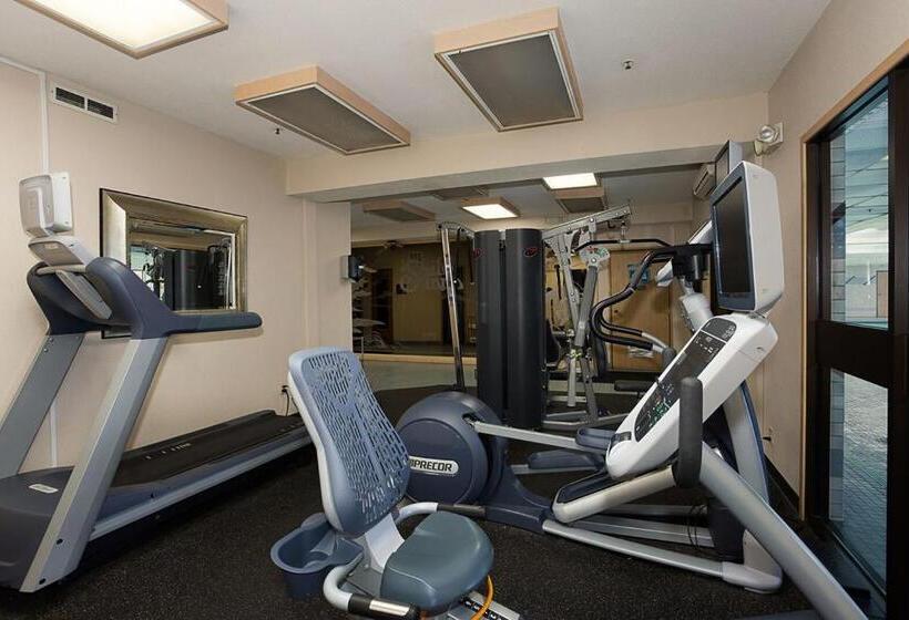 هتل Sojourn Suites Portland Airport