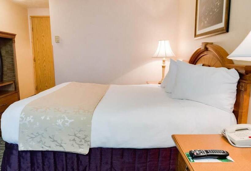 Hotel Promenade Inn & Suites Oceanfront