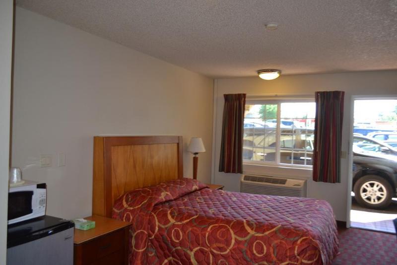 Отель Skyway Inn  Seatac