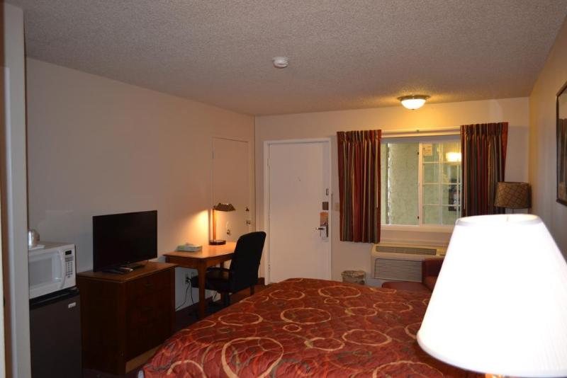 Отель Skyway Inn  Seatac