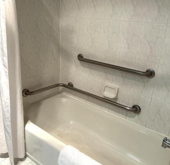 هتل Sojourn Suites Portland Airport