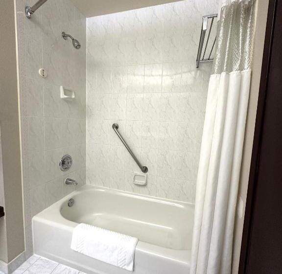هتل Sojourn Suites Portland Airport