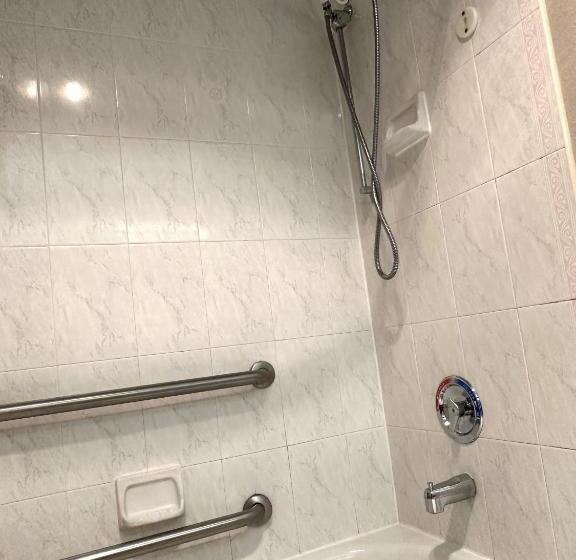 هتل Sojourn Suites Portland Airport
