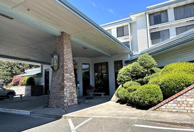 هتل Sojourn Suites Portland Airport