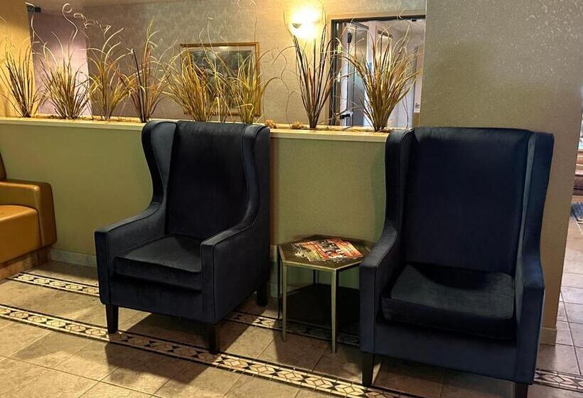 هتل Sojourn Suites Portland Airport