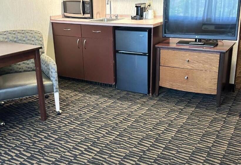 هتل Sojourn Suites Portland Airport