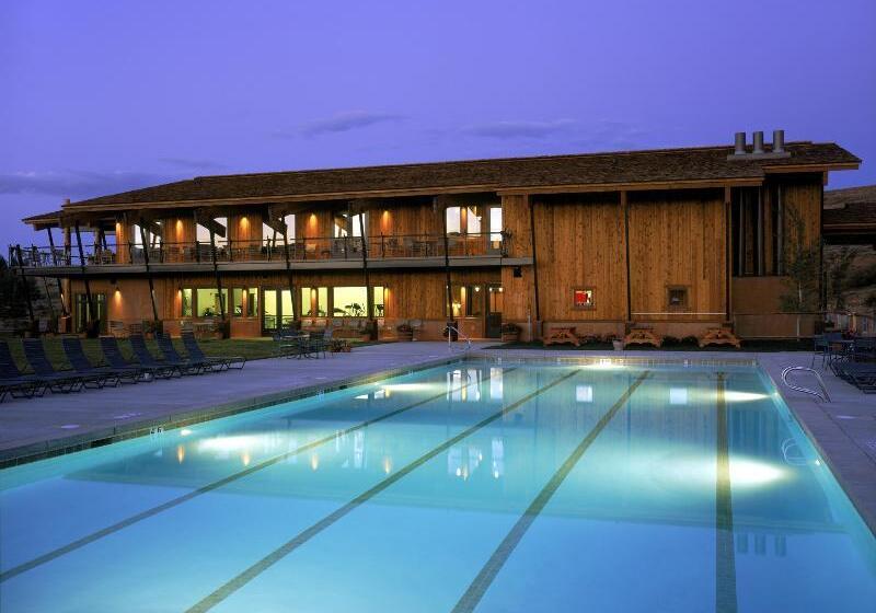 هتل Spring Creek Ranch