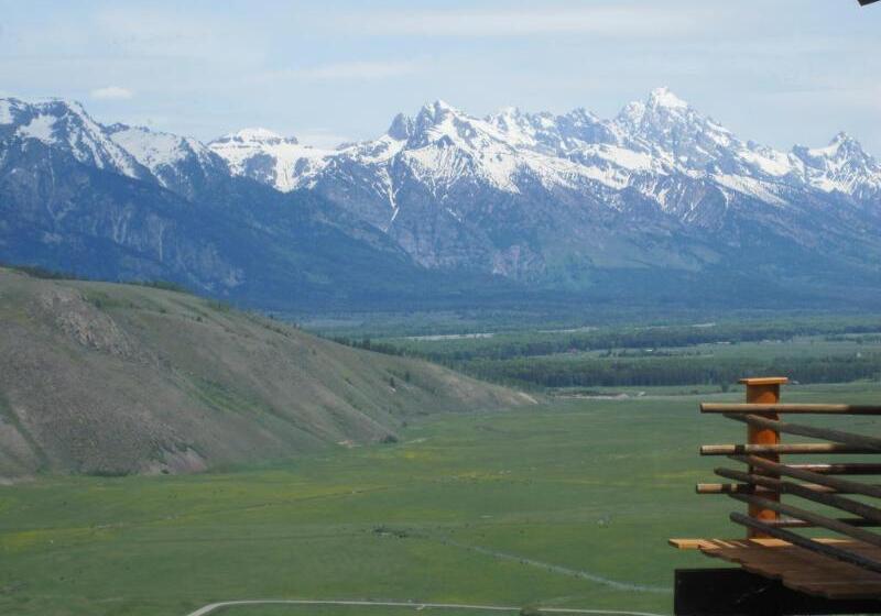 هتل Spring Creek Ranch