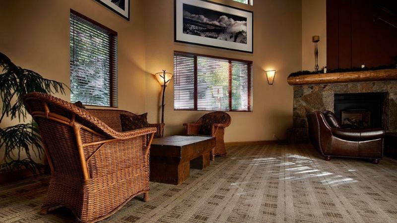 هتل Squaw Valley Lodge