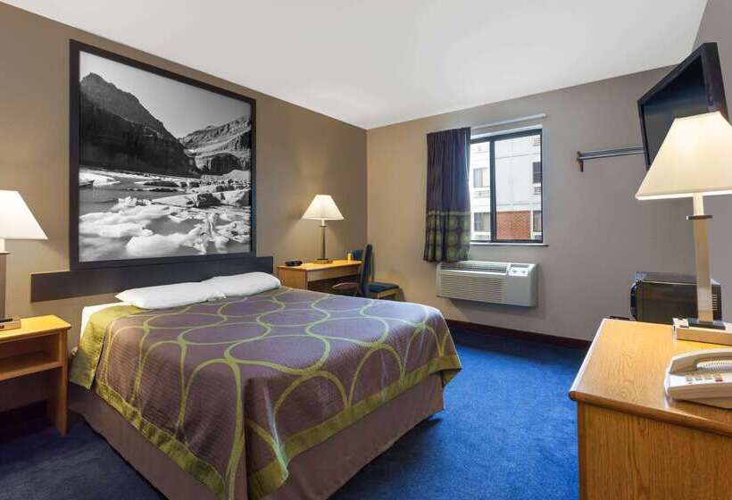 هتل Super 8 By Wyndham Helena