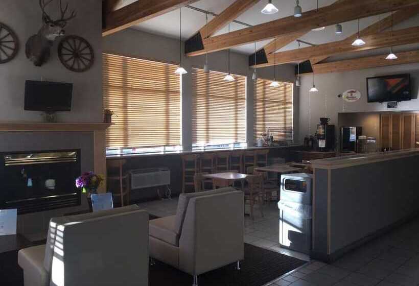 هتل Super 8 By Wyndham Helena