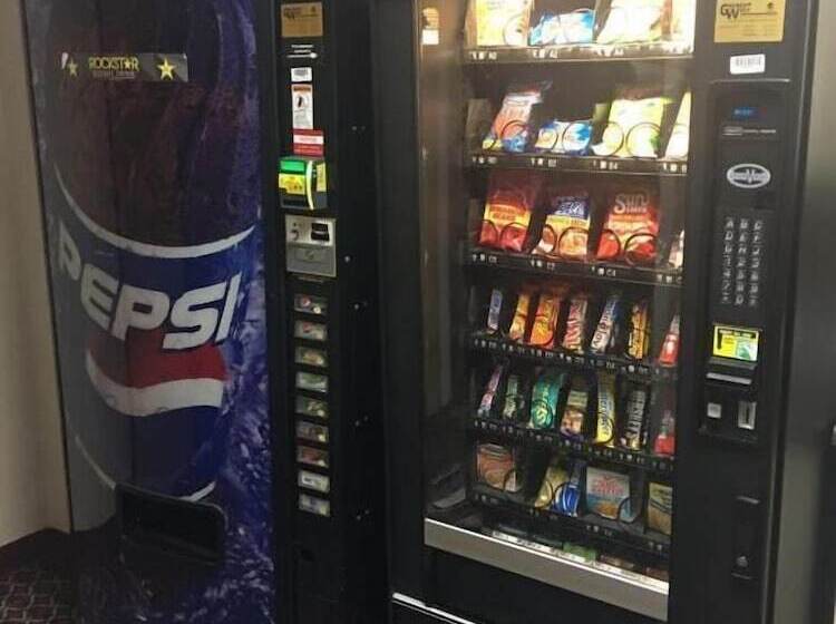 هتل Super 8 By Wyndham Helena