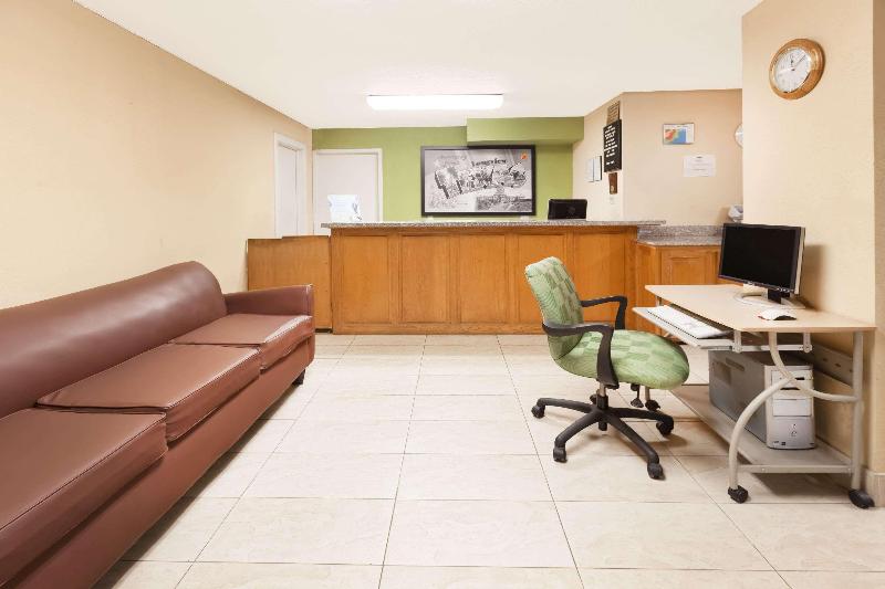 هتل Arya Inn & Extended Stay