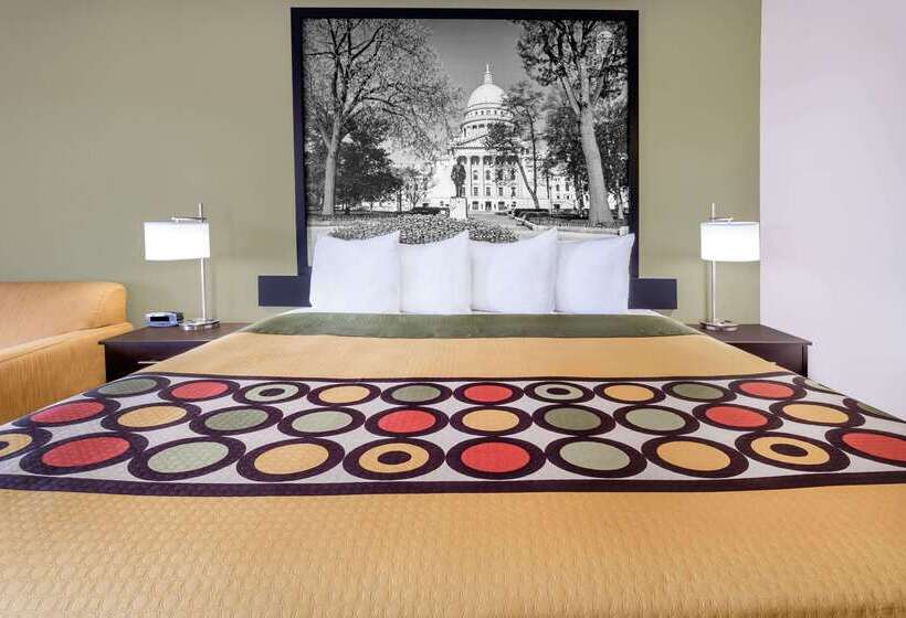 هتل Super 8 By Wyndham Madison South