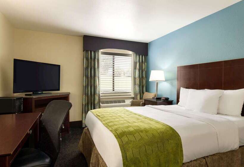 فندق Super 8 By Wyndham Nashville Airport North