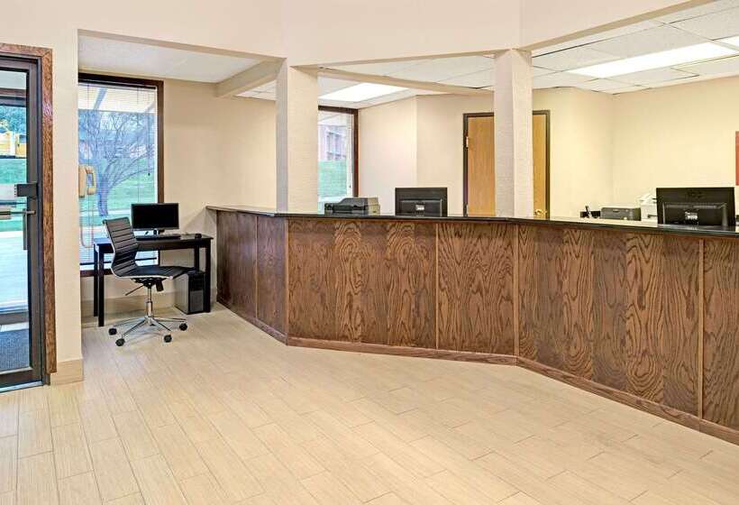 هتل Super 8 By Wyndham Omaha I 80 West