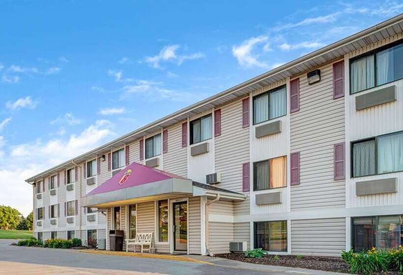 هتل Super 8 By Wyndham Omaha I 80 West
