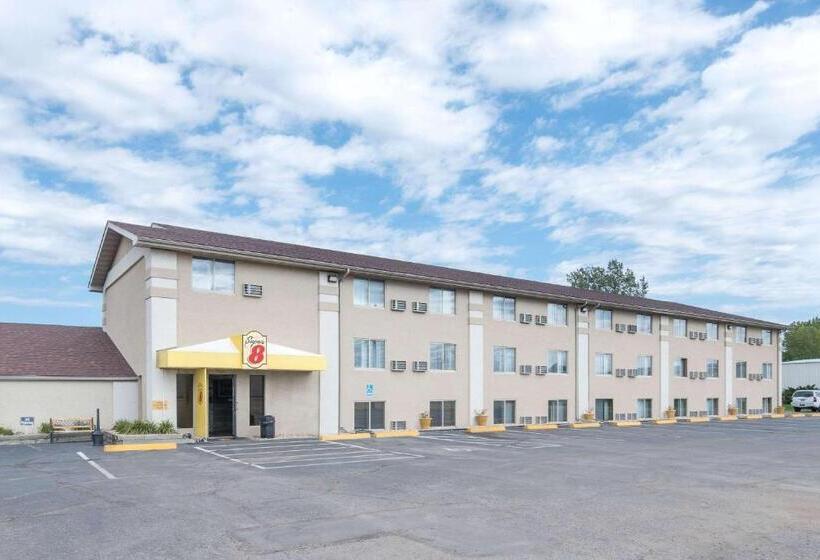 فندق Super 8 By Wyndham Watertown