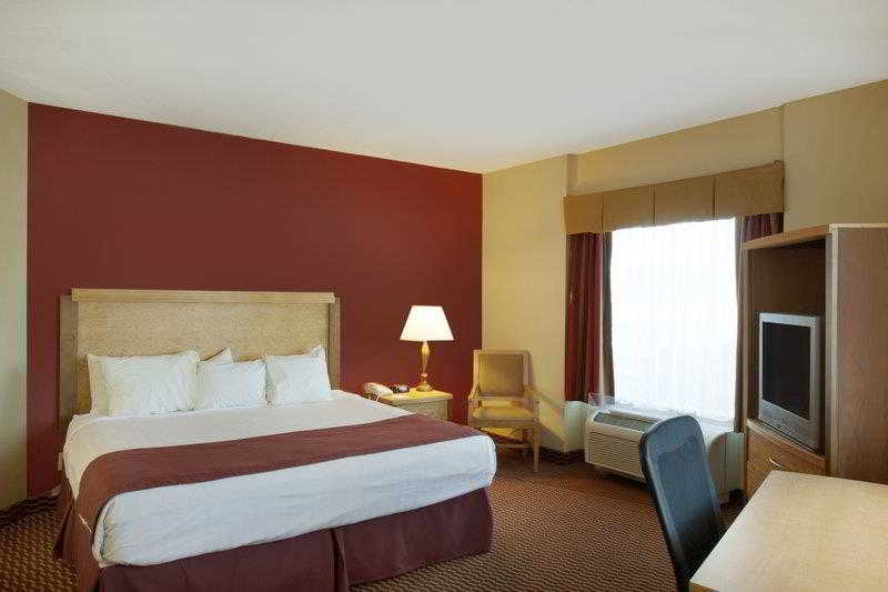 هتل Surestay Plus  By Best Western Syracuse Airport