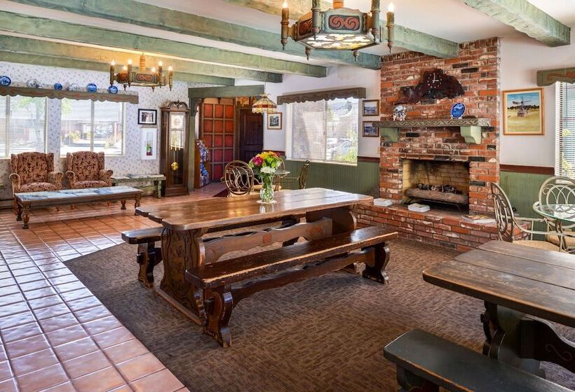 בית מלון כפרי Svendsgaard S Lodge  Americas Best Value Inn & Suites