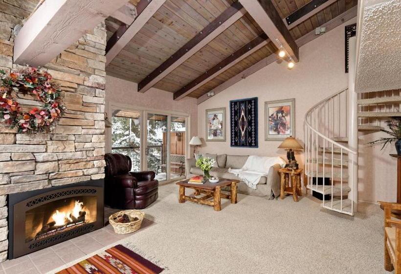 ホテル The Crestwood Snowmass Village