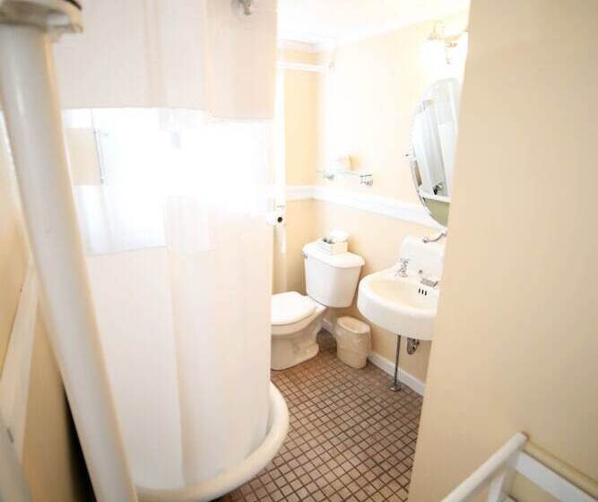 Отель The Kennebunk Inn