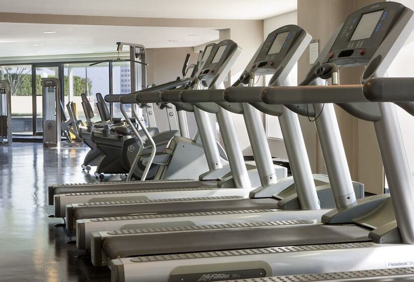 Отель The Westin Dallas Park Central