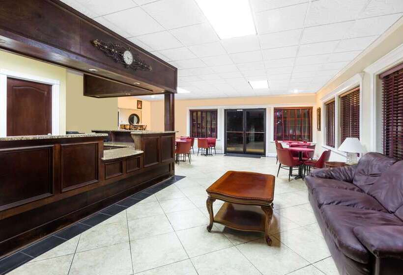 בית מלון כפרי Travelodge By Wyndham Shreveport La