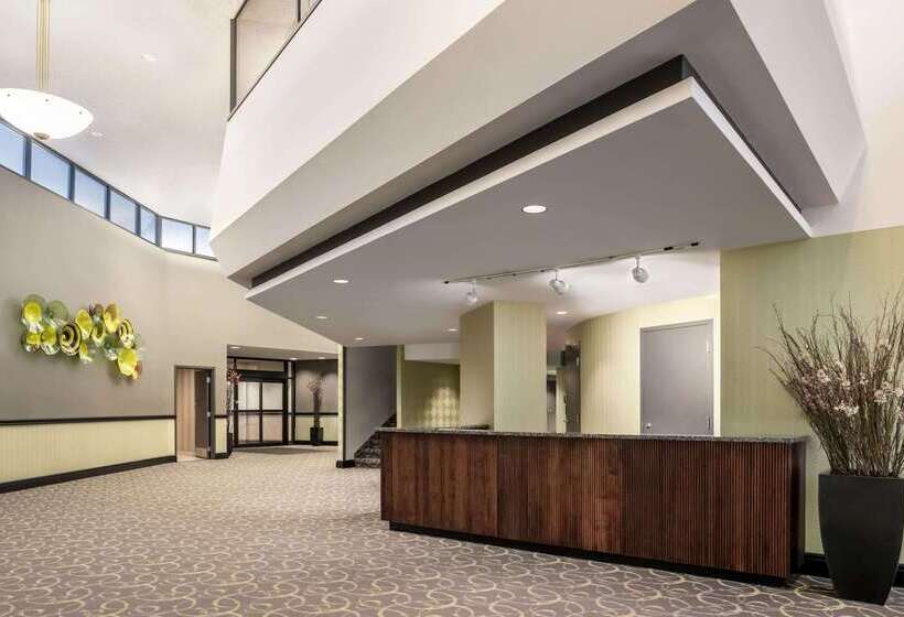 هتل Wyndham Springfield City Centre