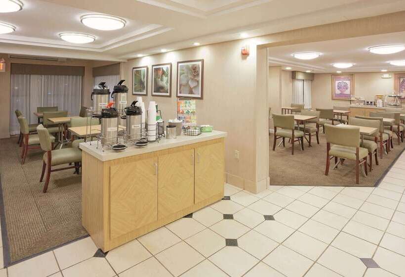 La Quinta Inn & Suites By Wyndham Warwick Providence Airport