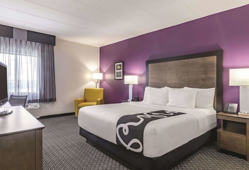 La Quinta Inn & Suites By Wyndham Warwick Providence Airport