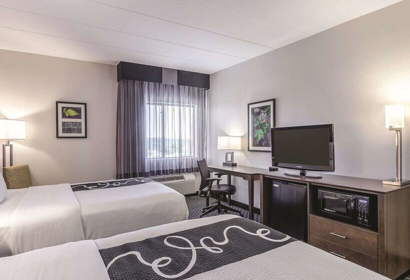 La Quinta By Wyndham Warwick Providence Airport