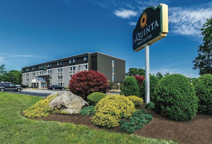 La Quinta Inn & Suites By Wyndham Warwick Providence Airport