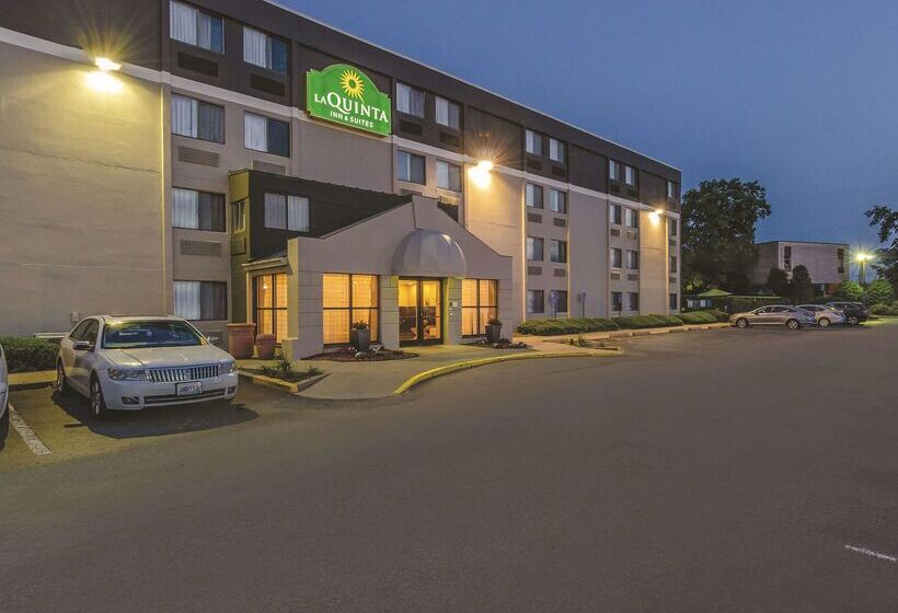 La Quinta By Wyndham Warwick Providence Airport