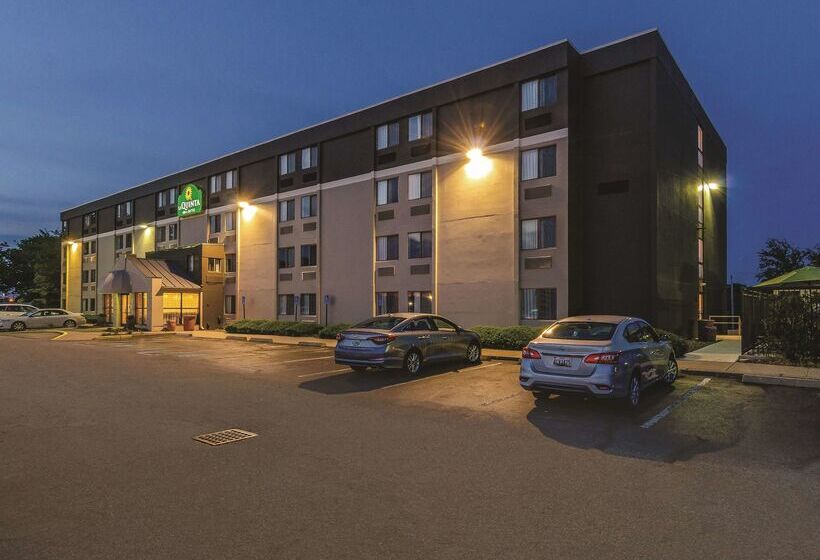 La Quinta Inn & Suites By Wyndham Warwick Providence Airport