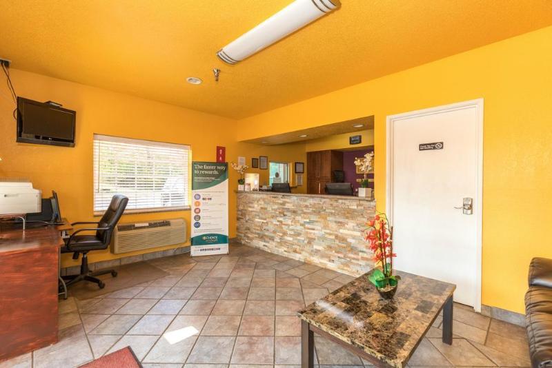 مُتل Econo Lodge