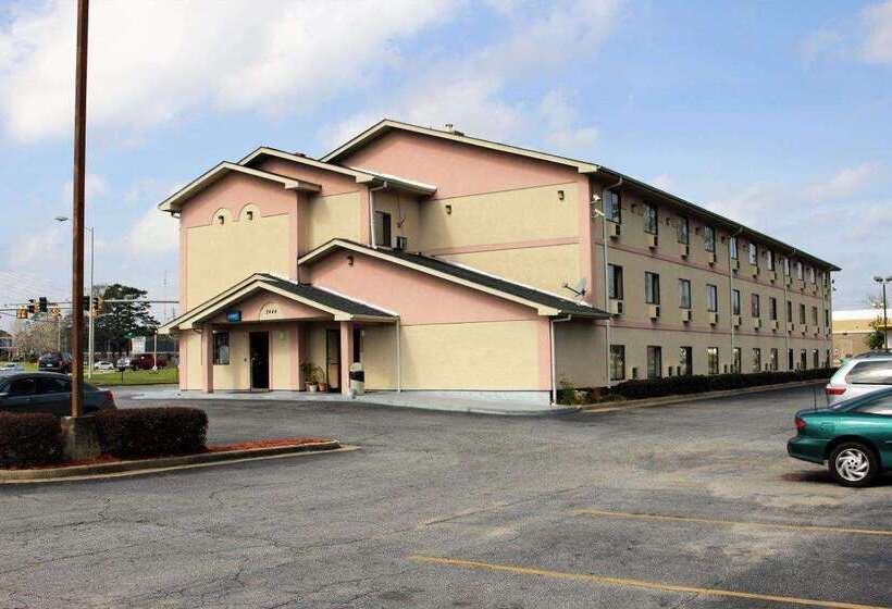 モーテル Knights Inn Albany