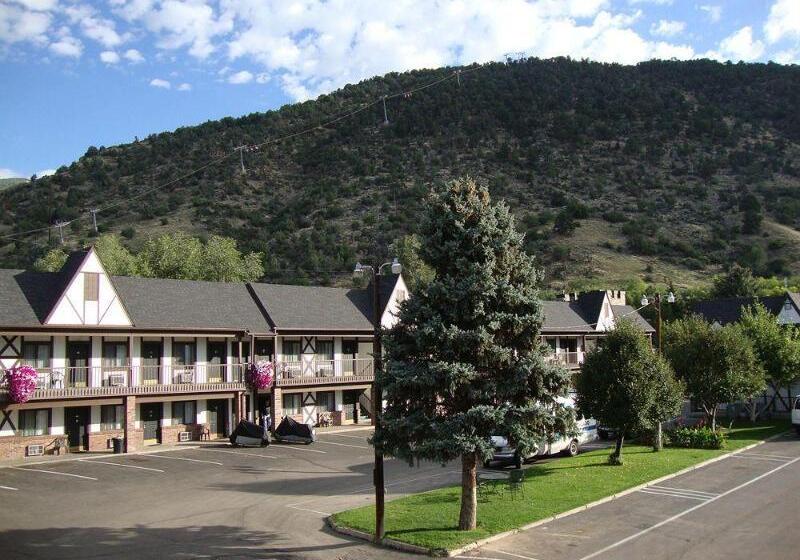 モーテル Silver Spruce Inn