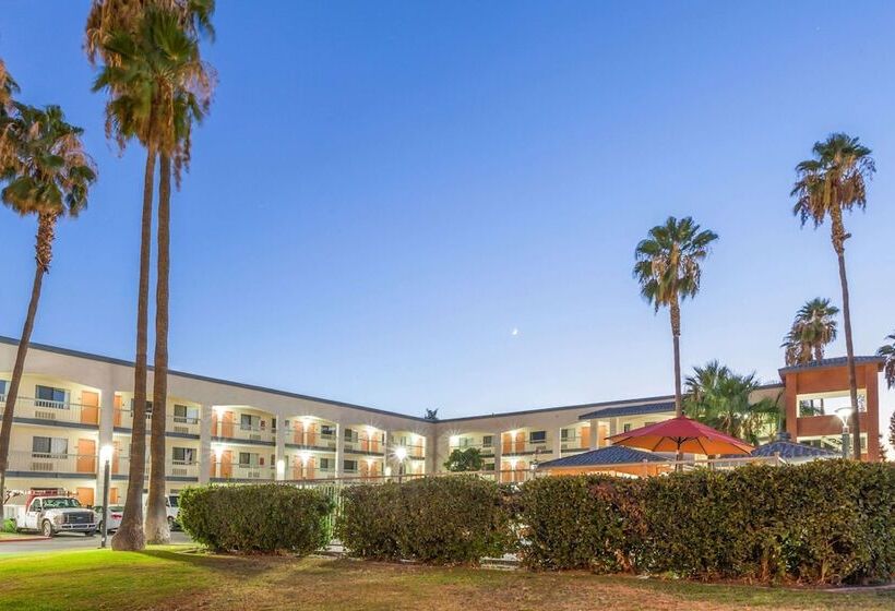 モーテル Super 8 By Wyndham Bakersfield/central