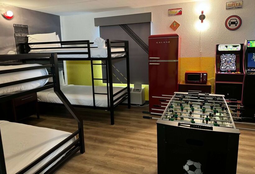 مُتل Super 8 By Wyndham Bloomington/airport