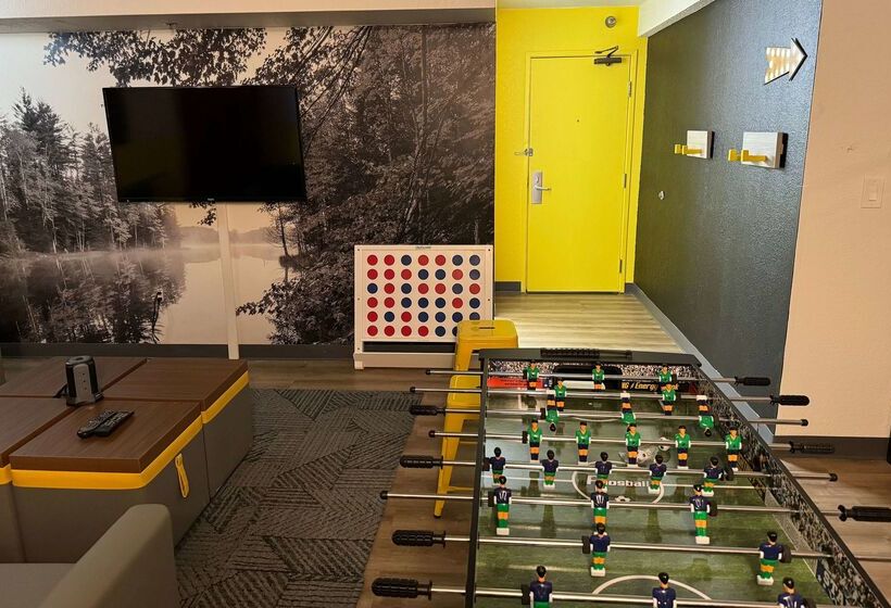 مُتل Super 8 By Wyndham Bloomington/airport