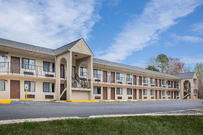فندق على الطريق Super 8 By Wyndham Burlington Nc