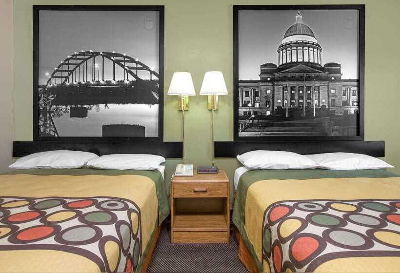 فندق على الطريق Super 8 By Wyndham Clarksville Ar