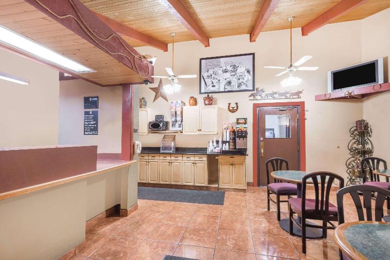 مُتل Super 8 By Wyndham Dodge City