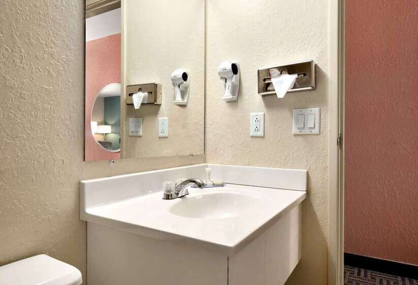 Мотель Rodeway Inn