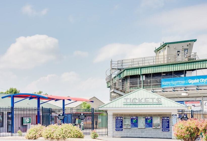 فندق على الطريق Super 8 By Wyndham Hagerstown I 70