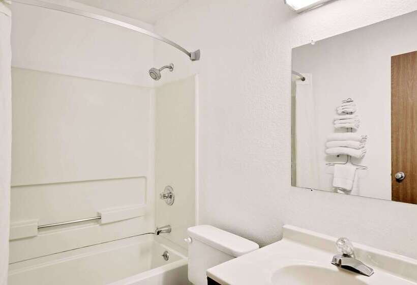 فندق على الطريق Super 8 By Wyndham Newburgh/west Point Stewart Intl Airport