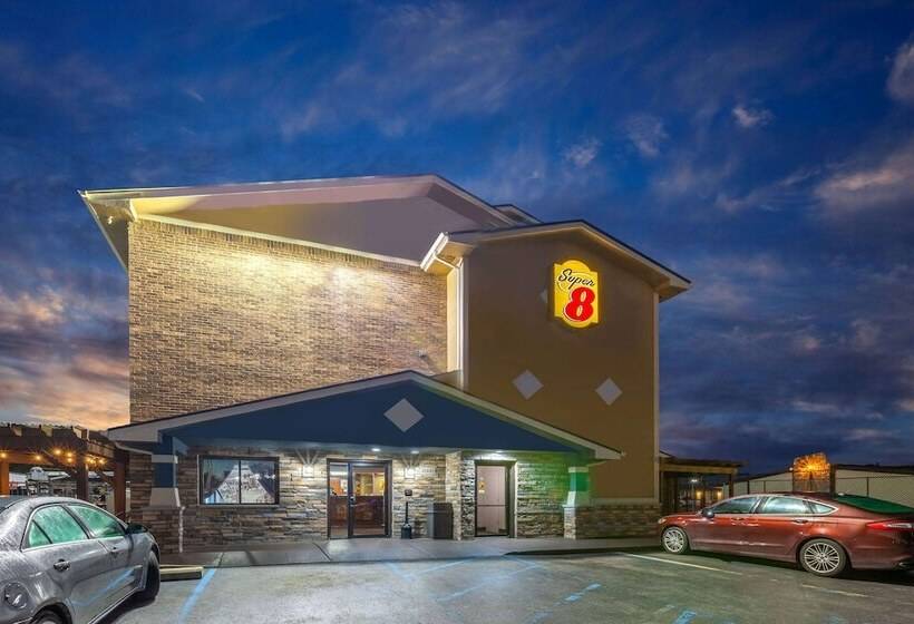 מוטל Super 8 By Wyndham Roseville/detroit Area