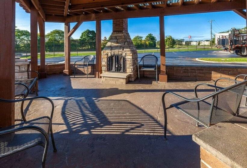 מוטל Super 8 By Wyndham Roseville/detroit Area